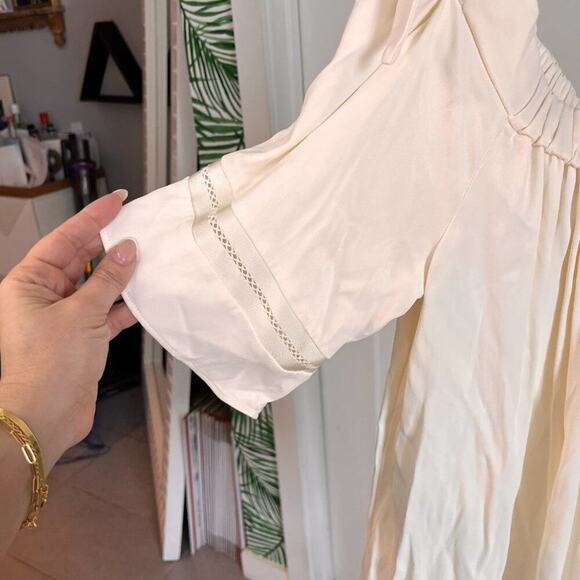 Alexis White Cold Shoulder Knee Length Dress XS - Picture 5 of 11